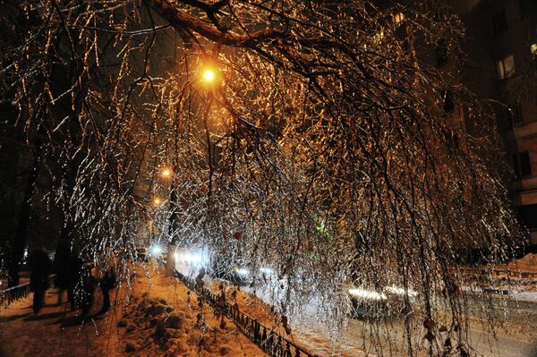 Улица Листьева после ледяного дождя. 2010 год
