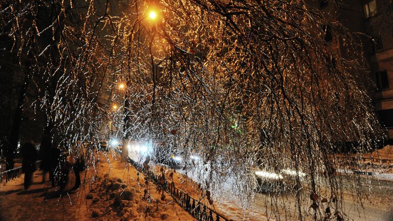 Улица Листьева после ледяного дождя. 2010 год