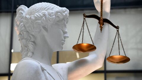 Скульптура богини Фемиды Скульптура богини Фемиды