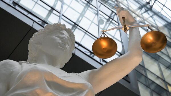 Скульптура богини правосудия Фемиды