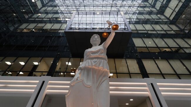 Статуя богини правосудия Фемиды