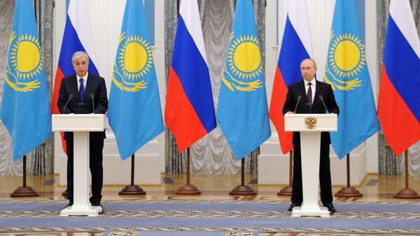 Президент РФ Владимир Путин и президент Казахстана Касым-Жомарт Токаев