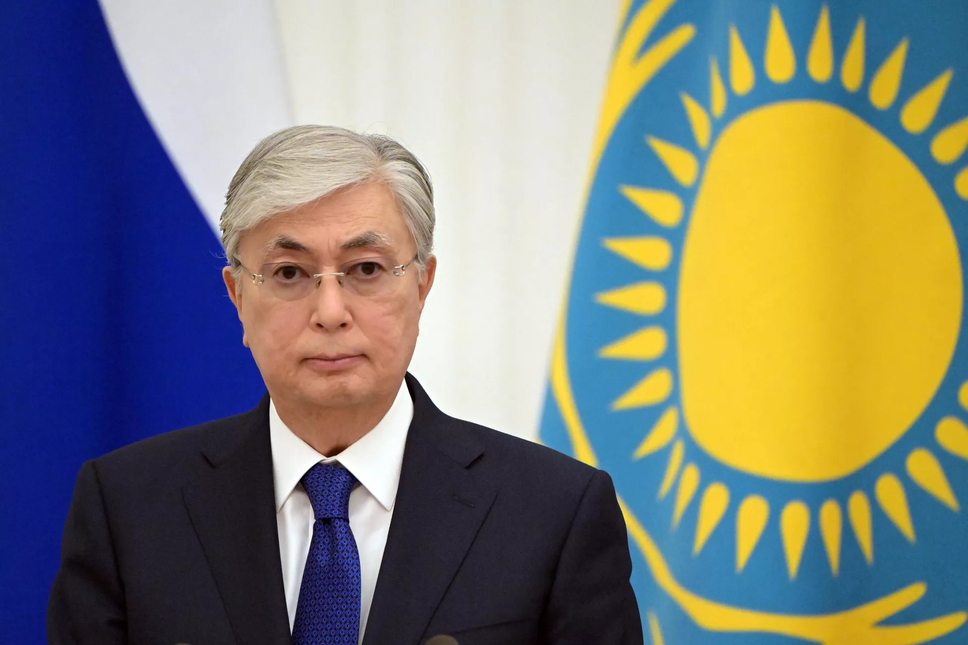 Президент Казахстана Касым-Жомарт Токаев во время пресс-конференции по итогам переговоров с президентом РФ Владимиром Путиным в Кремле Президент Казахстана Касым-Жомарт Токаев во время пресс-конференции по итогам переговоров с президентом РФ Владимиром Путиным в Кремле - РИА Новости, 1920, 15.04.2022