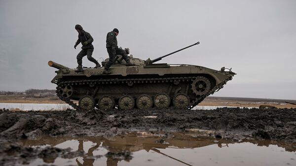 Украинские военные во время учений в Донецкой области