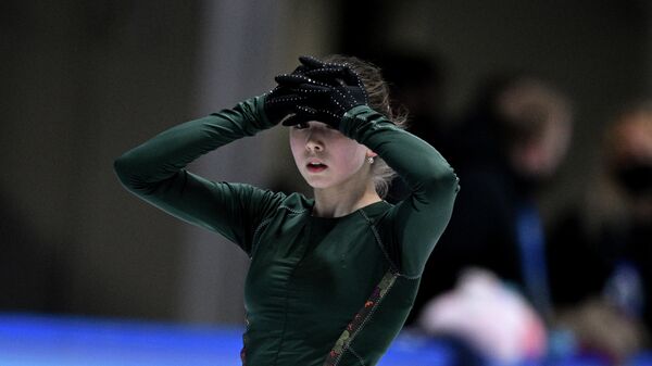 Камила Валиева на тренировке на Олимпийских играх в Пекине
