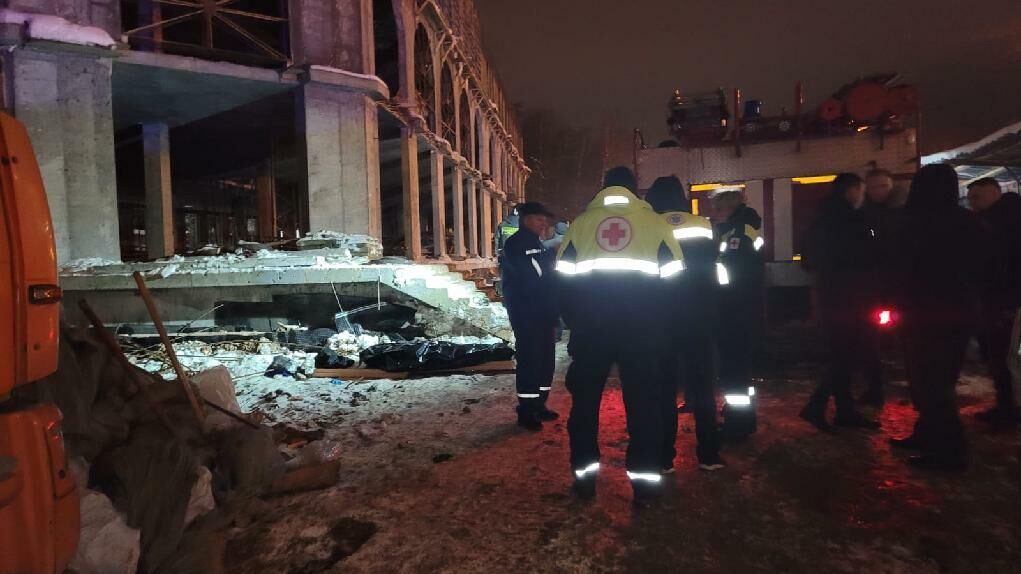 Обрушение перекрытий в строящемся ТЦ в поселке Селятино Наро-Фоминского городского округа Московской области - РИА Новости, 1920, 11.02.2022