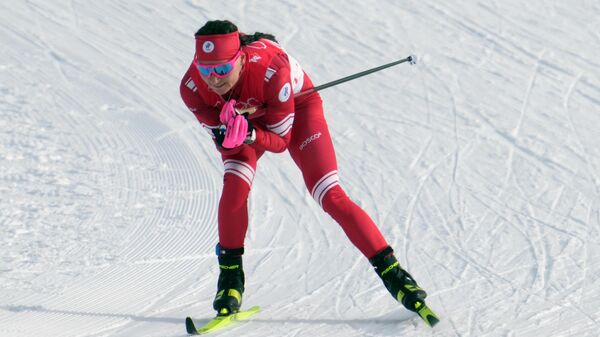 Российская спортсменка, член сборной России (команда ОКР) Юлия Ступак в эстафетной лыжной гонке 4 х 5 км среди женщин на Олимпиаде в Пекине