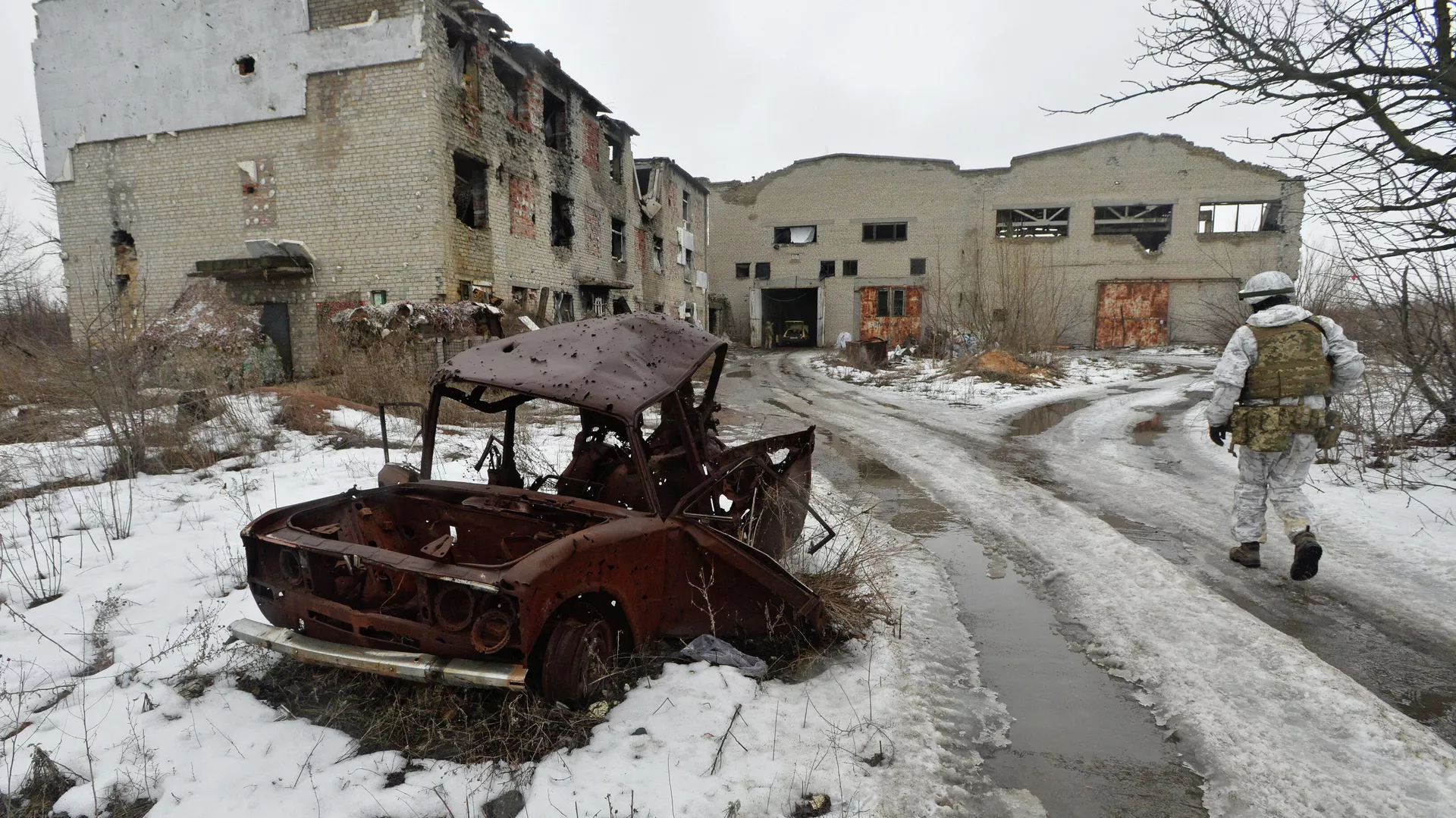 Украинский военный в Донецкой области - РИА Новости, 1920, 14.02.2022