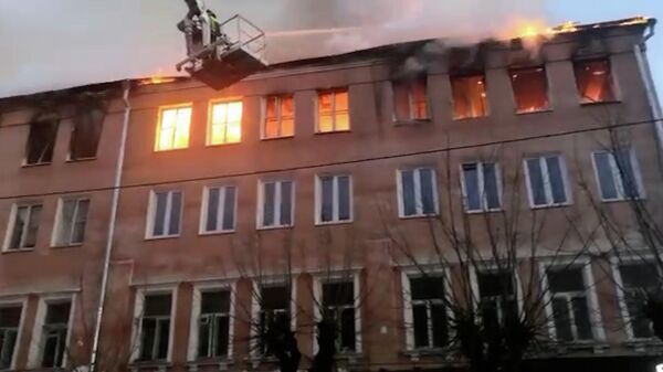 Кадры пожара жилого дома в Орехово-Зуево