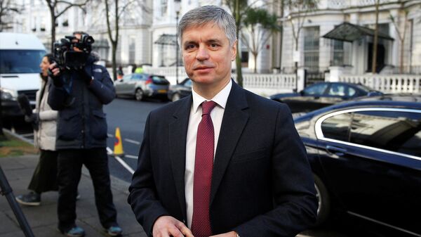 Посол Украины в Великобритании Вадим Пристайко у здания посольства в Лондоне. 14 февраля 2022