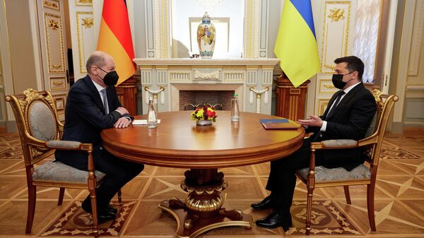 Федеральный канцлер Германии Олаф Шольц и президентй Украины Владимир Зеленский во время встречи в Киеве