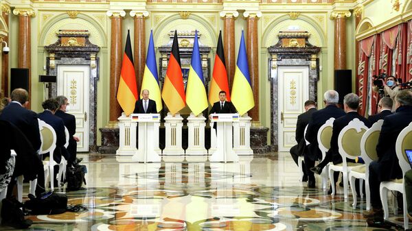 Федеральный канцлер Германии Олаф Шольц и президент Украины Владимир Зеленский во время совместной пресс-конференции в Киеве