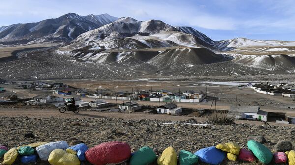 Вид на село Кызыл-Хая в Монгун-Тайгинском районе Республики Тыва