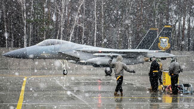 Истребитель F-15C Eagle ВВС США на авиабазе в городе Ласк, Польша