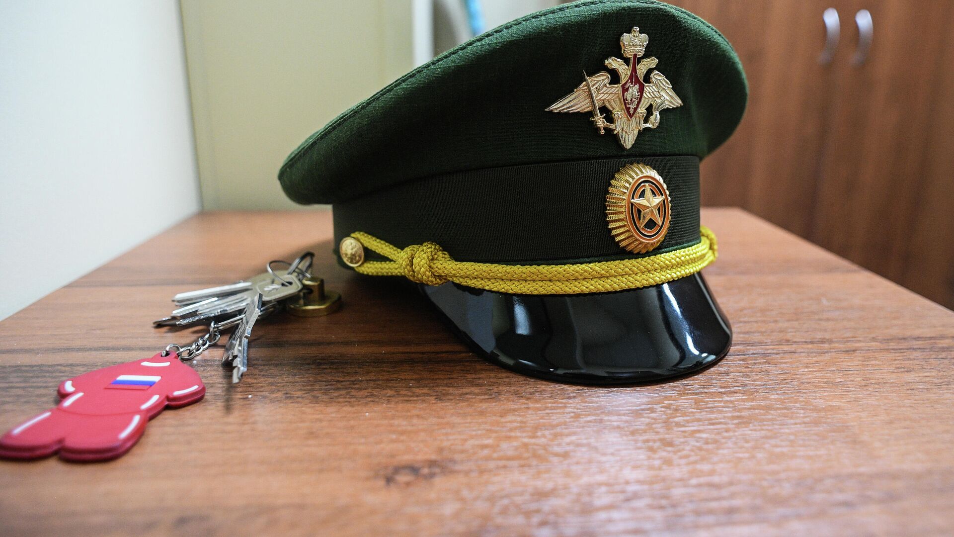 Ключи от квартиры военнослужащего - РИА Новости, 1920, 17.12.2025