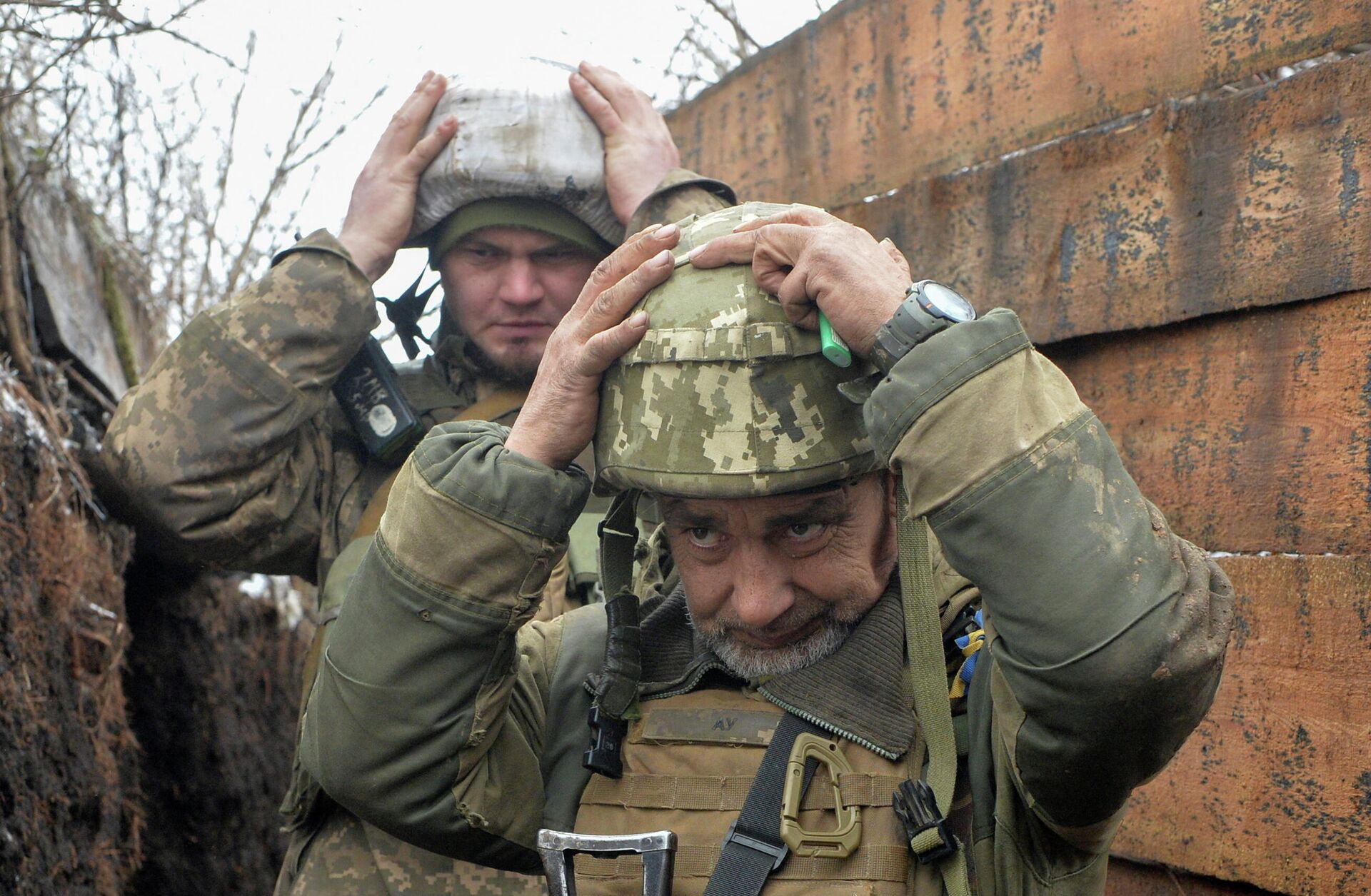 Украинские военные на линии соприкосновения в Донецкой области - РИА Новости, 1920, 15.02.2022