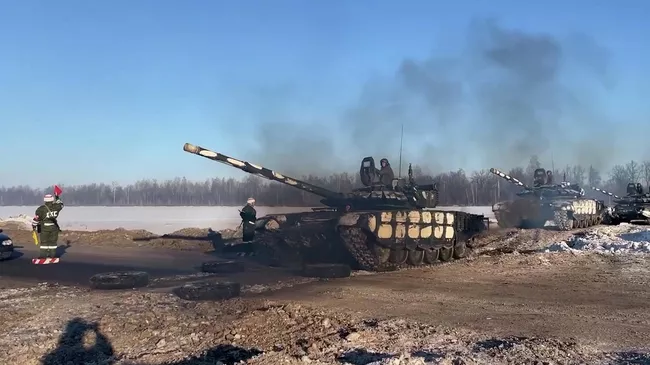 Вывод танков с учений. Кадры Минобороны РФ