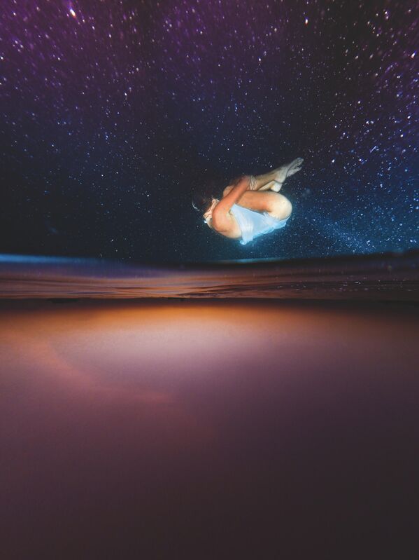 Работа испанского фотографа Quico Abadal Supernova in paradise, победившая в категории Up & Coming конкурса The Underwater Photographer of the Year 2022