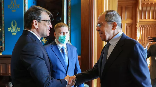 Министр иностранных дел РФ Сергей Лавров и глава МИД Бразилии Карлус Альберту Франку Франса во время встречи в формате два плюс два в Доме приемов МИД РФ в Москве