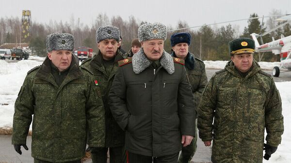 Президент Белоруссии Александр Лукашенко прибыл на полигон для наблюдения за ходом совместных учений вооруженных сил Беларуси и России Союзная решимость - 2022