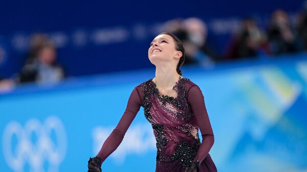 Анна Щербакова после выступления в произвольной программе женского одиночного катания на соревнованиях по фигурному катанию на XXIV зимних Олимпийских играх в Пекине