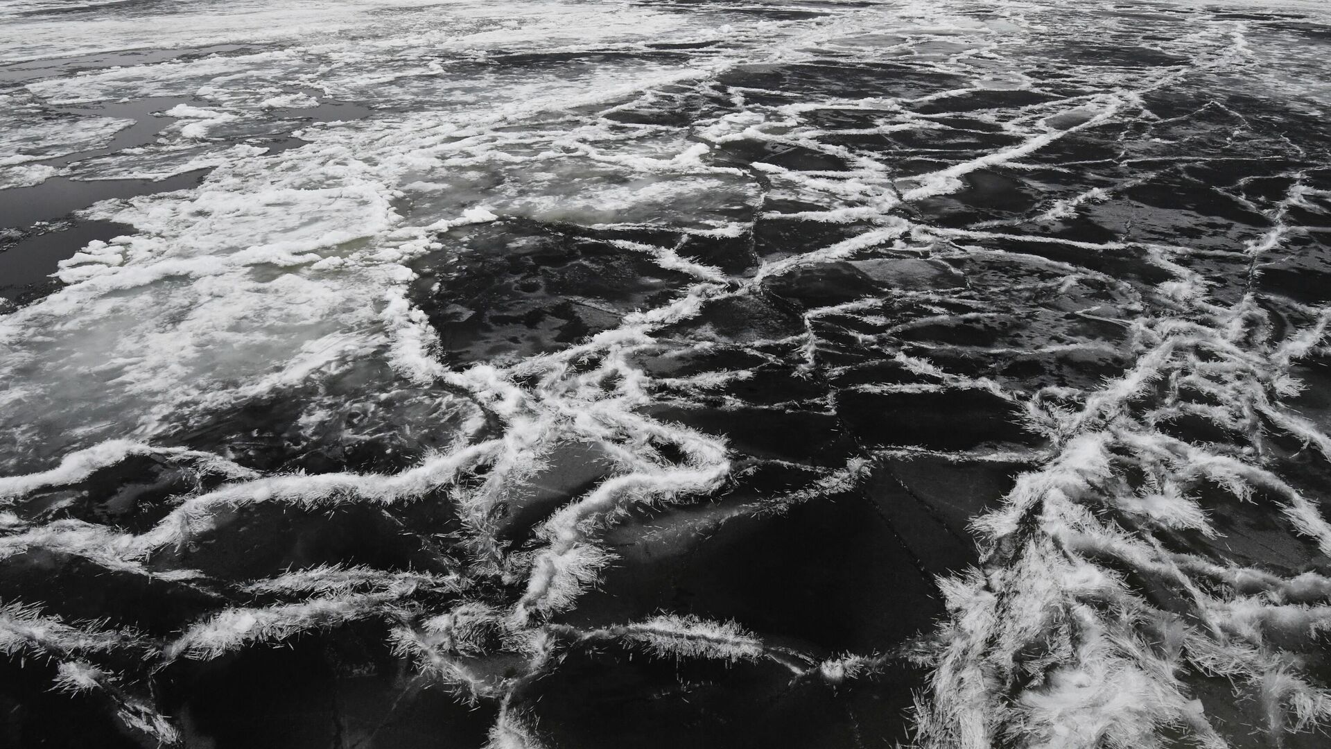 Во льдах Онежского озера во время движения по Волго-Балтийскому водному пути - РИА Новости, 1920, 19.02.2022
