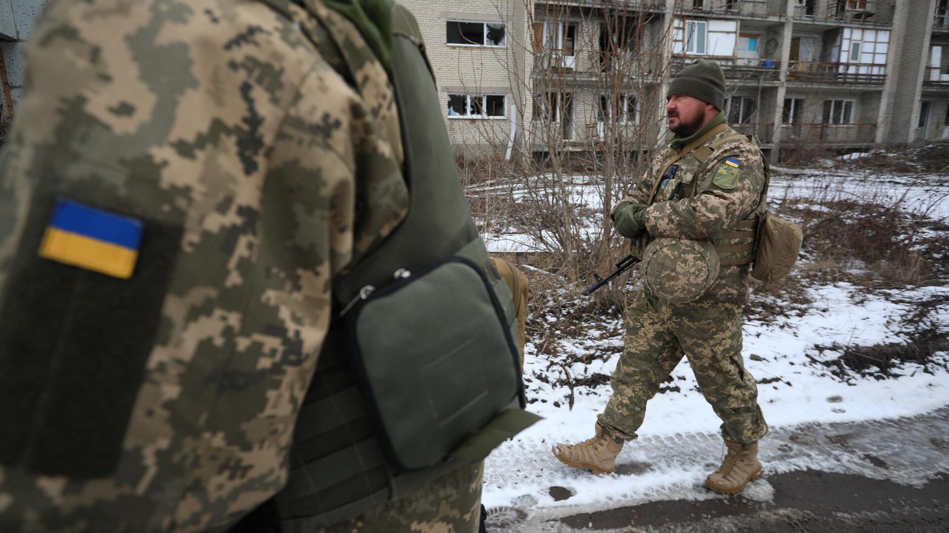 Украинские военные на линии соприкосновения в Донецкой области - РИА Новости, 1920, 18.02.2022