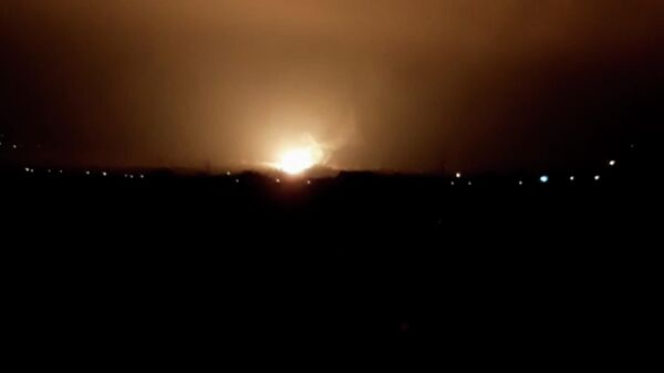 Кадры пожара на нефтепроводе Дружба в Луганске после мощного взрыва