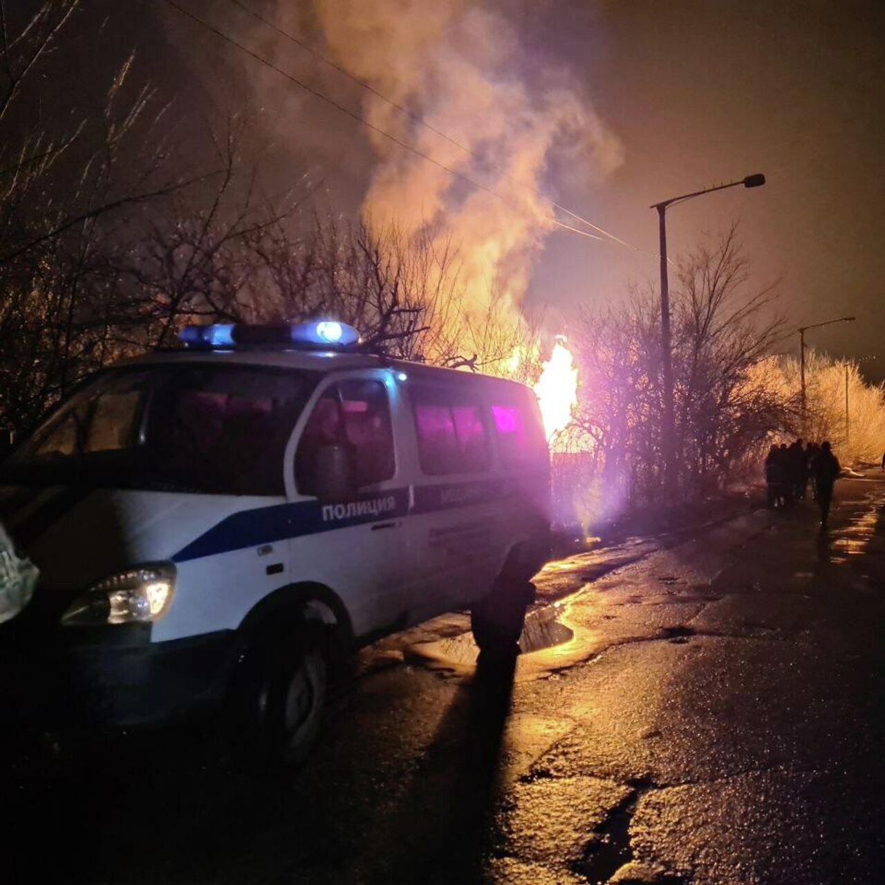 Взрывы на окраинах Донецка не прекращаются в течение получаса - РИА  Новости, 04.04.2022