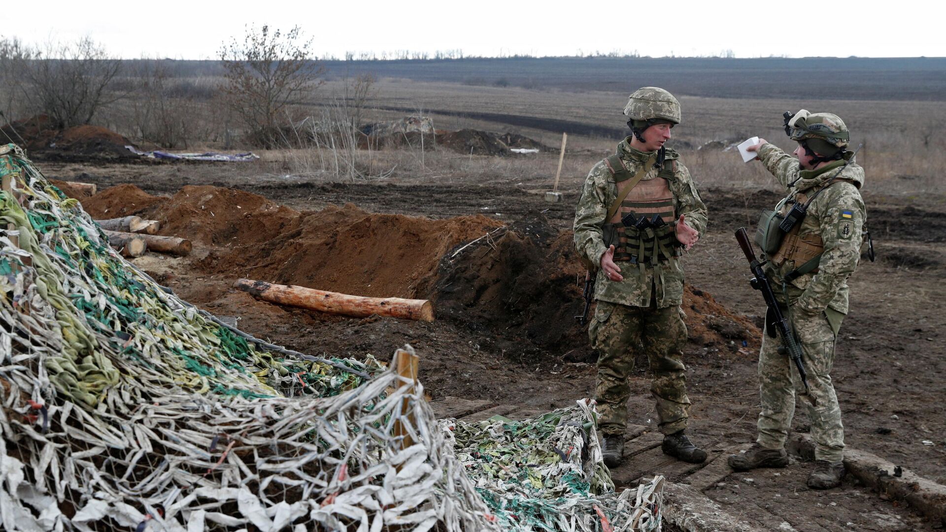 Украинские военнослужащие на линии соприкосновения в Донецкой области - РИА Новости, 1920, 13.03.2022