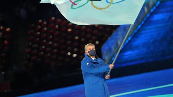 Бах призвал политических лидеров вдохновиться солидарностью олимпийцев