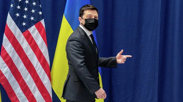 Президент Украины Владимир Зеленский перед встречей с вице-президентом США Камалой Харрис во время Мюнхенской конференции по безопасности