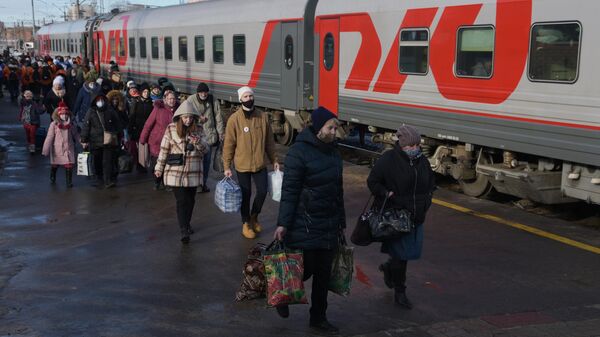 Жители Донбасса на железнодорожном вокзале