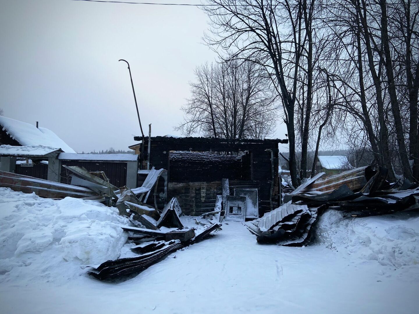 У старосты Апанаса сгорел гараж У старосты Апанаса сгорел гараж