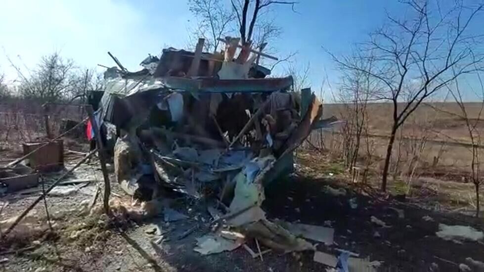 Пограничный пункт, разрушенный в результате попадания в него снаряда со стороны Украины - РИА Новости, 1920, 21.02.2022