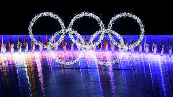 Знаменосцы церемонии закрытия XXIV зимних Олимпийских игр в Пекине