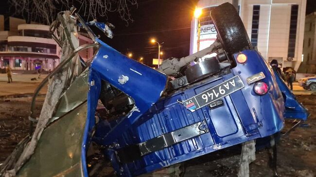 На месте взрыва у здания представительства ЛНР в СЦКК в Луганске