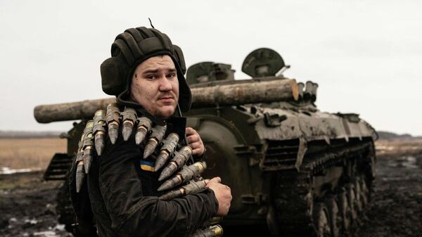 Украинский военнослужащий на линии соприкосновения в Донецкой области. Архивное фото