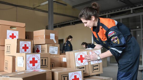 Разгрузка и организация гуманитарной помощи для беженцев из ДНР и ЛНР в Ростове-на-Дону