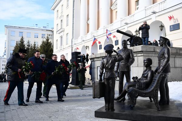 Открытие памятника Есть такая профессия — Родину защищать в Екатеринбурге