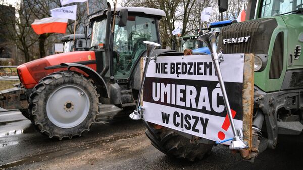 Тракторы участников акции протеста фермеров в Варшаве
