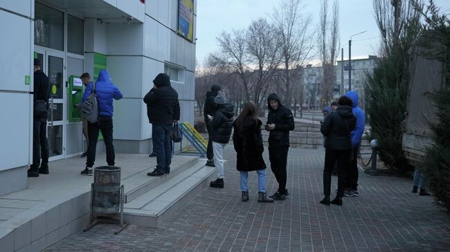 Очередь в банкомат в Северодонецке