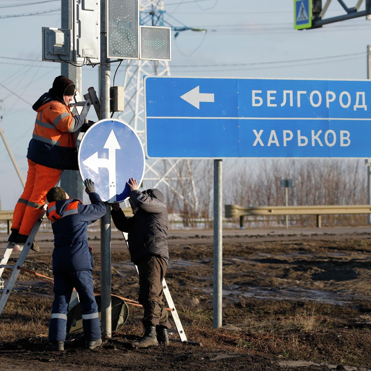 Белгородские власти объяснили земляные работы у границы с Украиной - РИА  Новости, 06.04.2022