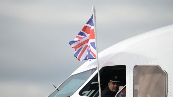 Самолет с флагом Великобритании в Санкт-Петербурге
