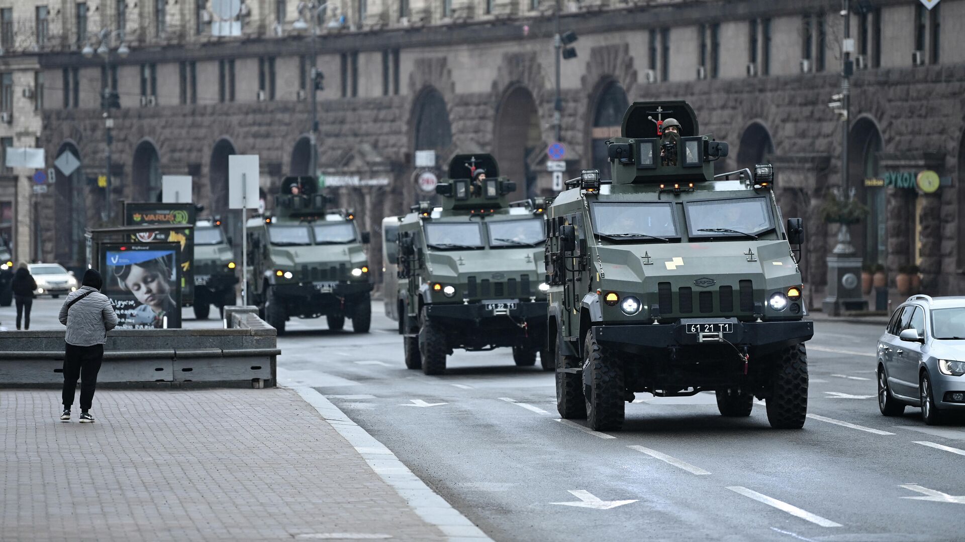 Украинская военная техника в центре Киева - РИА Новости, 1920, 25.02.2022