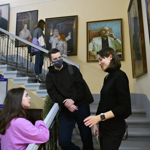 Students in the building of Tomsk State University (TSU)