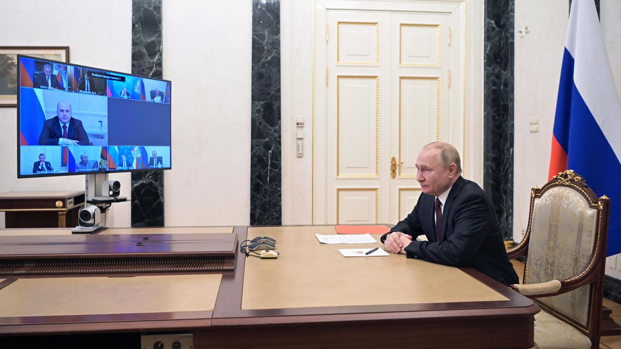 Путин предложил украинским военным взять власть в свои руки