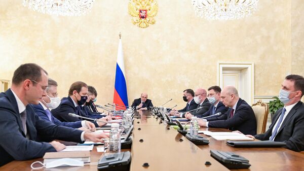 Председатель правительства России Михаил Мишустин проводит совещание о текущей экономической ситуации