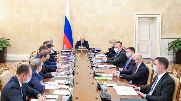 Председатель правительства России Михаил Мишустин проводит совещание о текущей экономической ситуации