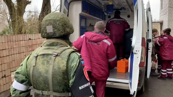 Раненых украинских солдат, сложивших оружие в Донбассе, доставляют в больницы Луганска